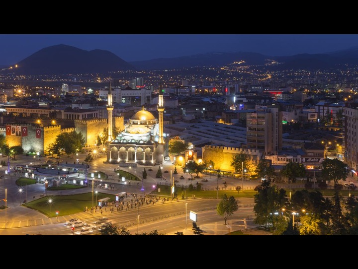 Kayseri Erkilet Flughafen (ASR) - Tal